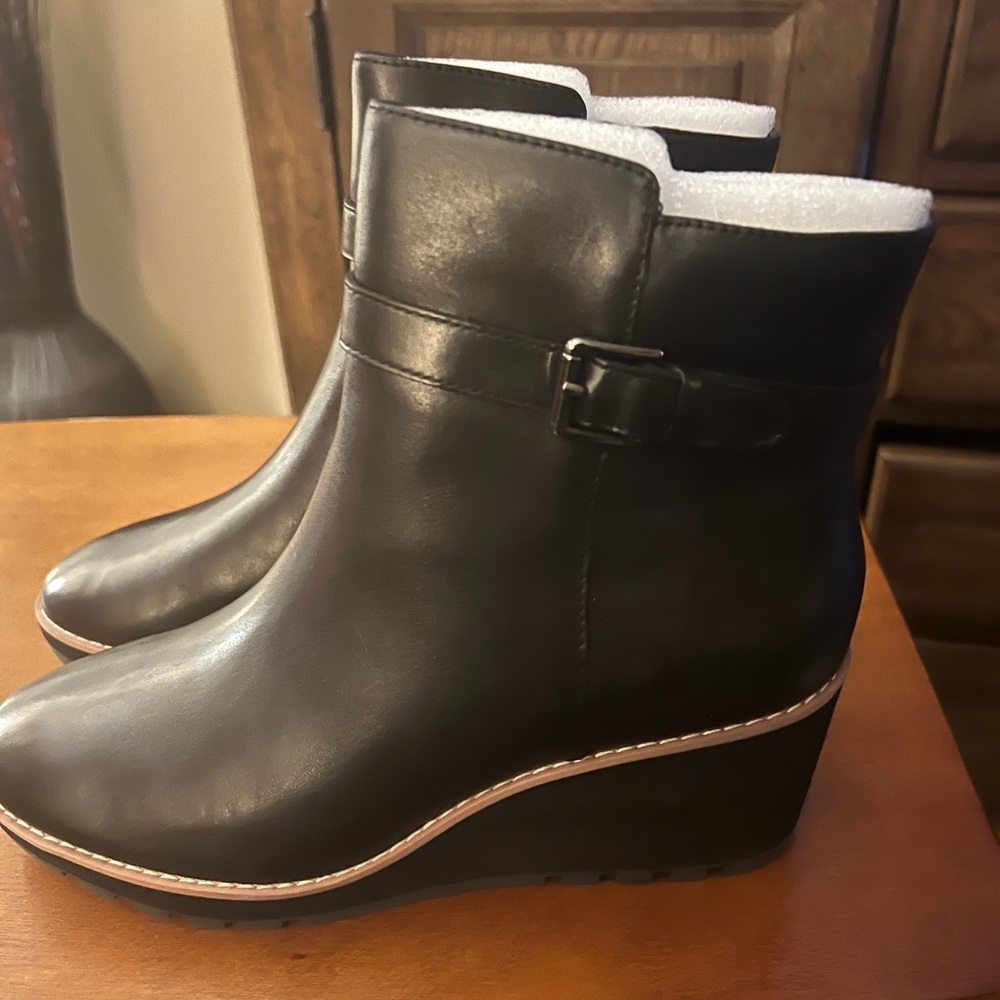 Black Anne Klein wedge boots